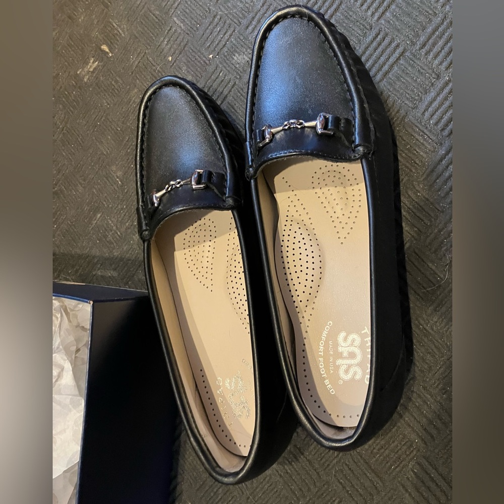 7.5 Narrow Black SAS Loafer